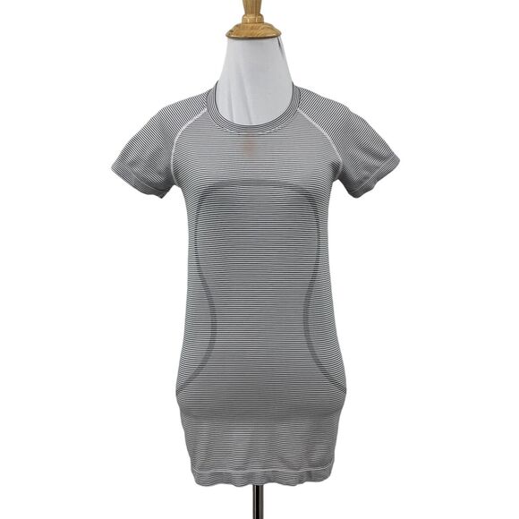 Lululemon Swiftly Tech Shirt Womens 6 White Black Striped Short Sleeve *READ - Picture 1 of 12